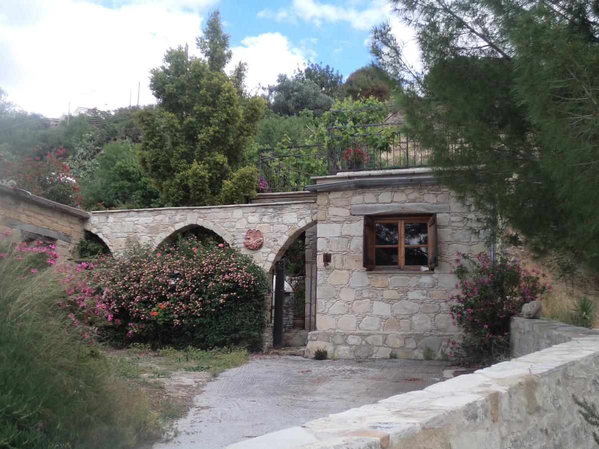 Lantana Stone House * Lemona